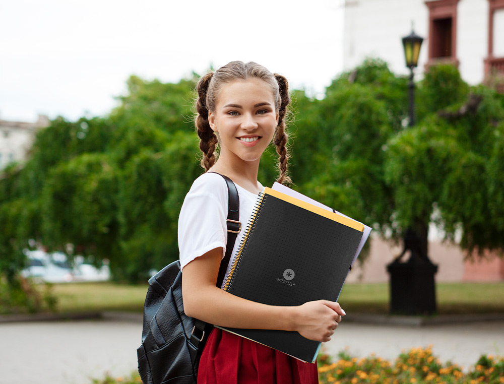 CADERNO ESPIRAL A4 MICRO ANTARTIK CAPA FORRADA 80F 90 GR PONTILHADO 1 BANDA 4 FUROS COR PRETO