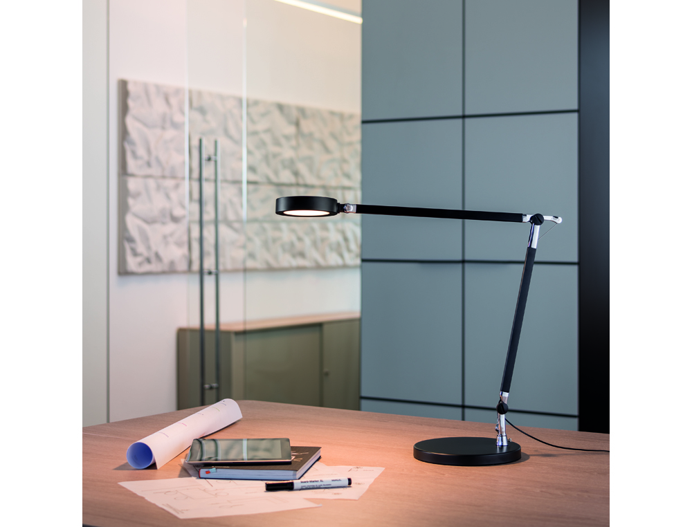 CANDEEIRO DE ESCRITORIO MAUL LED GRACE COR PRETO 205X466X365 MM
